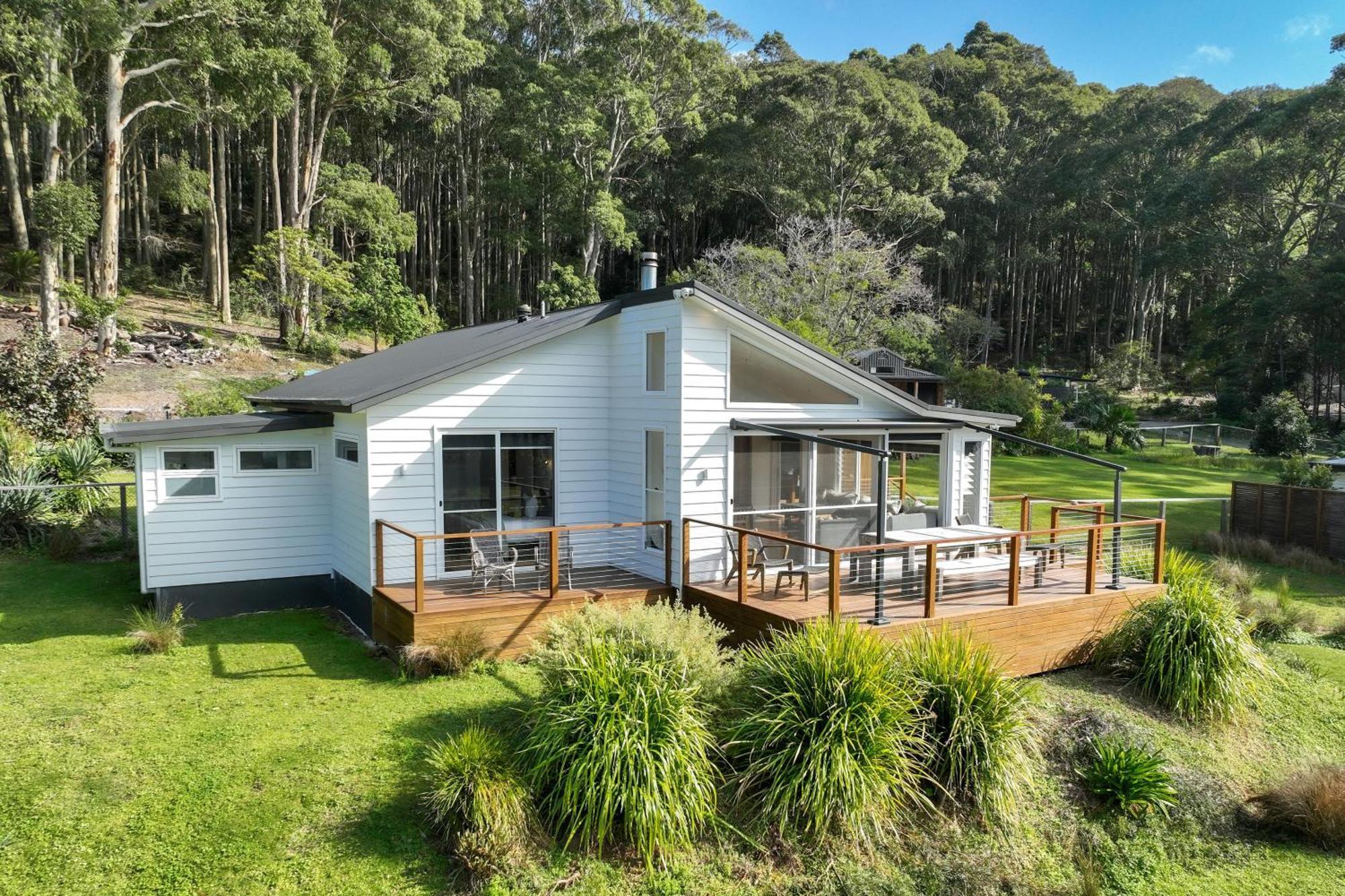 Pebbly Beach Escape East Lynne Exterior photo